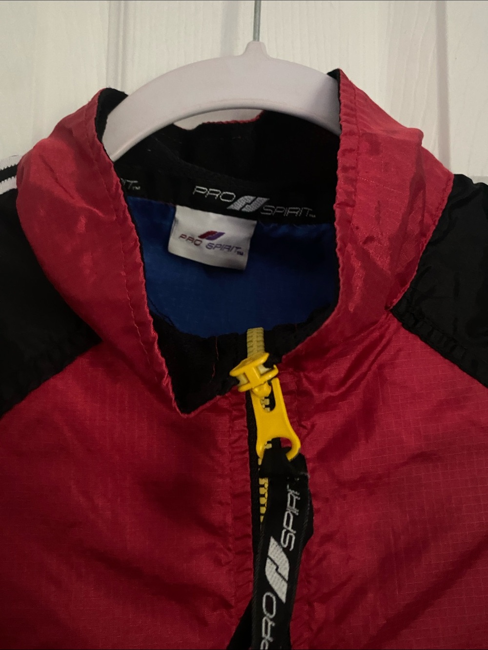 VTG Pro Spirit Athletic Gear Colorblock Windbreaker Jacket - Red/Blue/Black/Gold - Picture 2 of 4